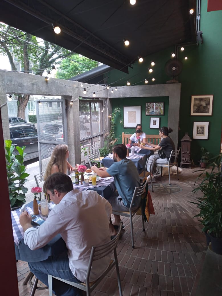 Ambiente do almoço no Espaço Escultural Café